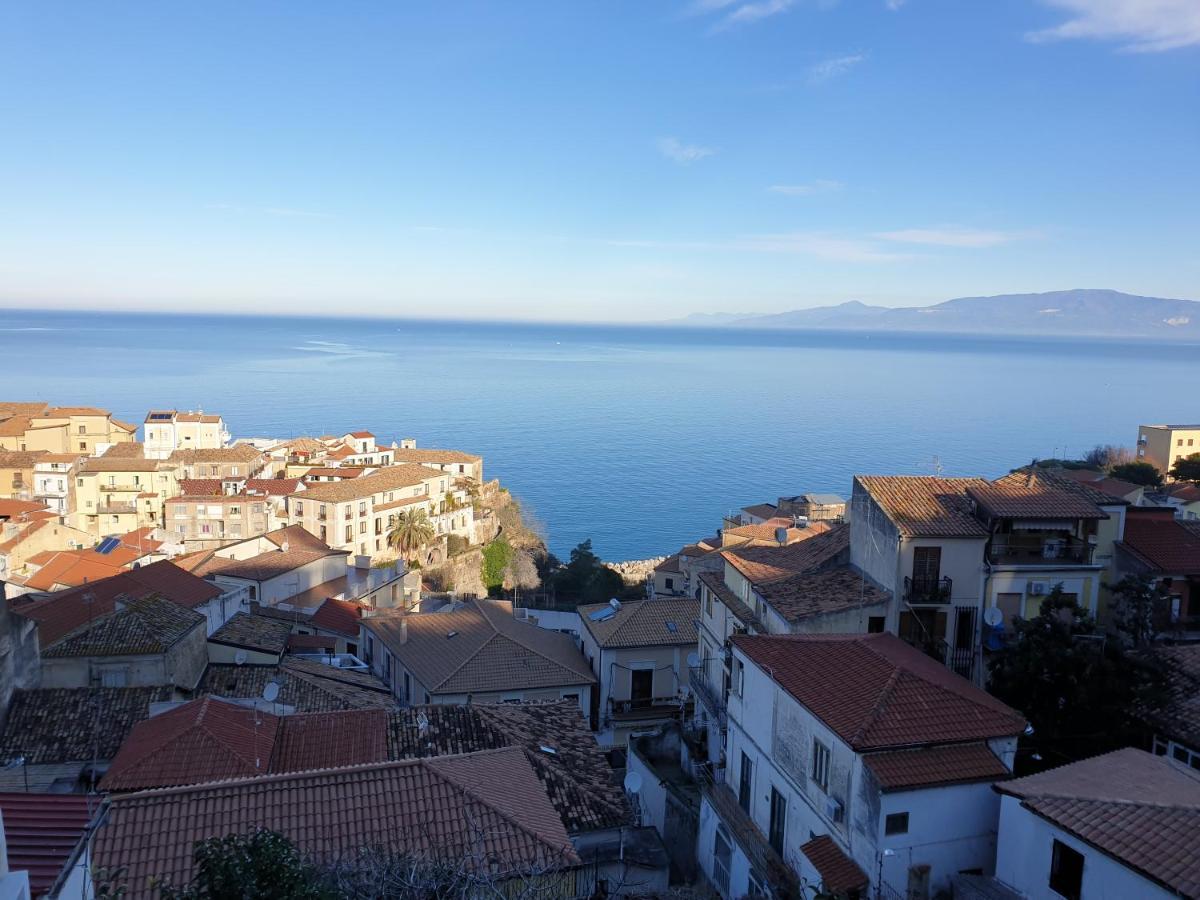 2 Bed Apartment In The Historical Center Pizzo Пиццо Экстерьер фото